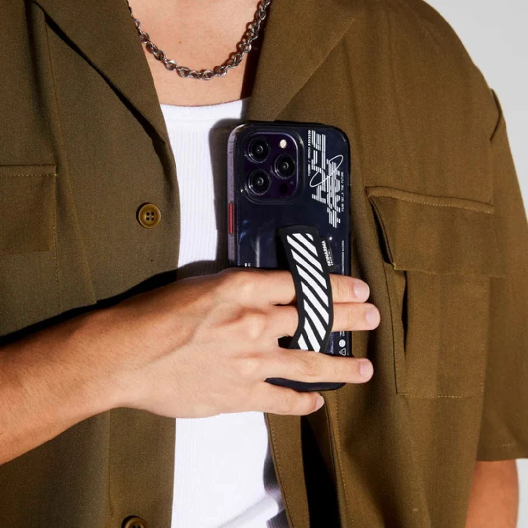 IPhone 14 Pro Max Clear Kickstand Case - Skinarma KAZE 3 IPhone 14 Pro Max Clear Kickstand Case - Skinarma KAZE