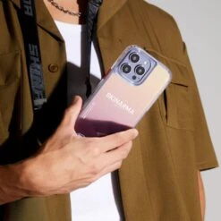 IPhone 14 Pro Max Halographic With Sling - Skinarma